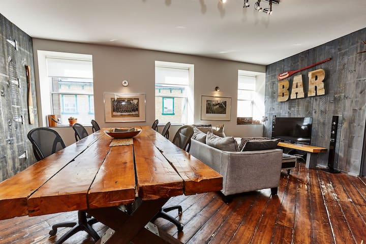 Studios Ezi / Second floor