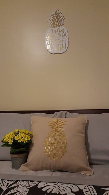 PINEAPPLE ROOM: Two double firm orthopedic beds, fits up to 4 people comfortably in spacious room. Private en-suite bathroom. 43" Smart 4K TV with Netflix ready to go! Room is a private locked room.