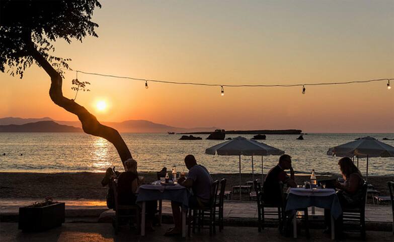 Amazing Sea View Apartment with Private Parking gallery image 5