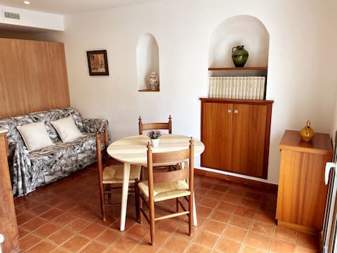 Popular Airbnb listing: Beautiful studio El Port de la Selva in El Port De La Selva