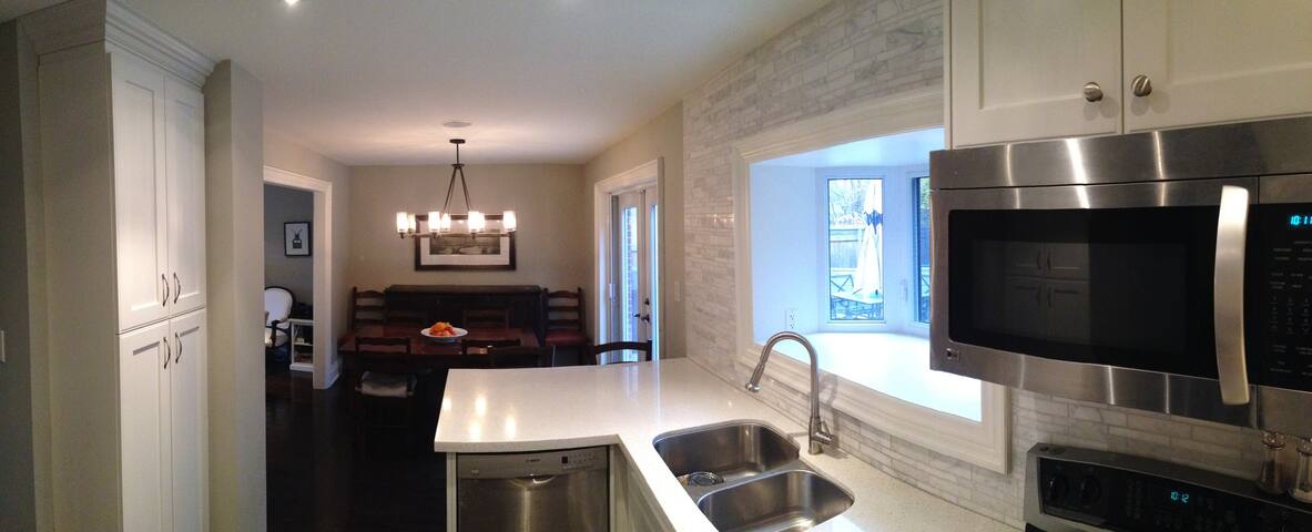 Gorgeous and private 4 bed, 2 bath west end home gallery image 5