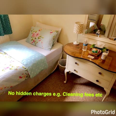 COZY RM,GREAT LOCATION,FREE PARKING