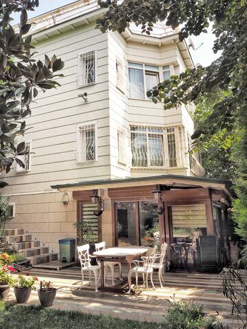 BEST VILLA WITH PRIVATE GARDEN AT BOSPHORUS! gallery image 2