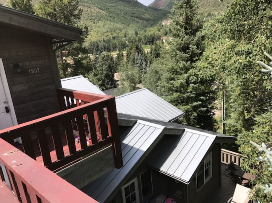 View from Driveway and front door to unit B at the bottom