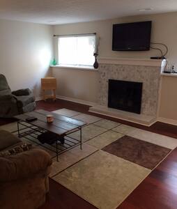 Updated suite in safe and quiet neighborhood