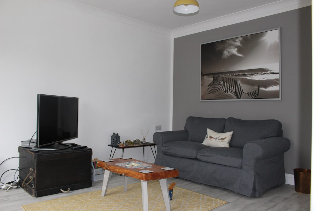 Top performing Airbnb: The Annexe, next to the beautiful Alexandra park in Westfield