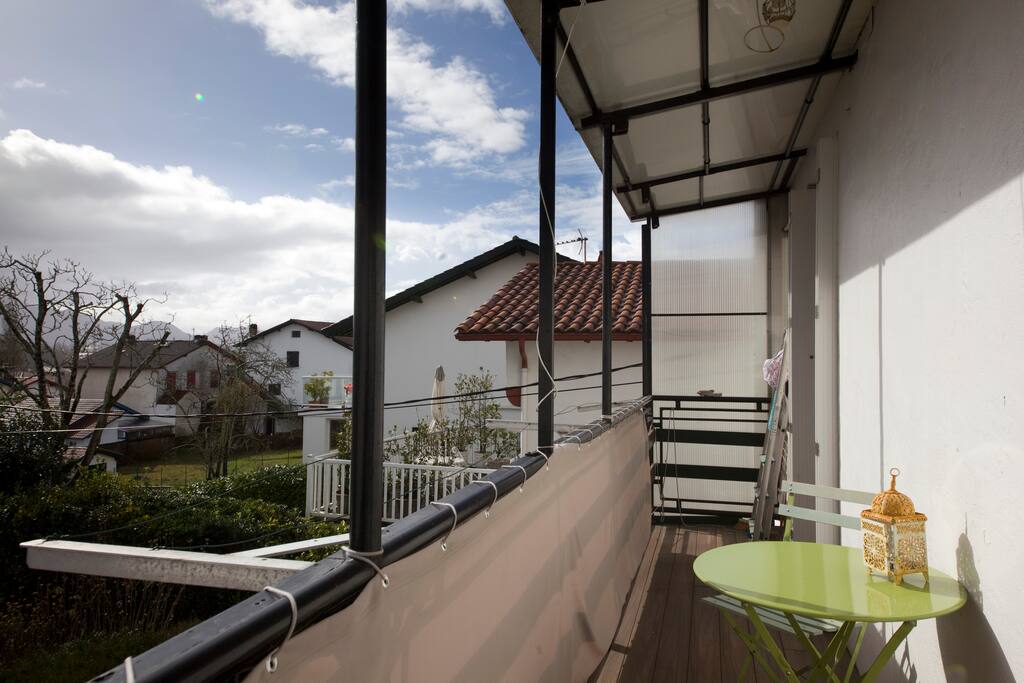 Le balcon situé plein Sud