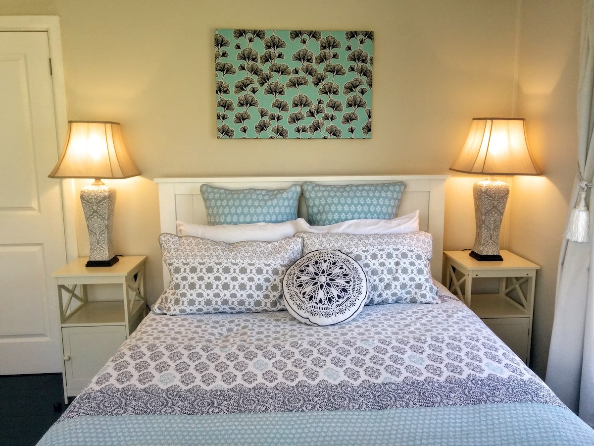 Spálňa s manželskou posteľou