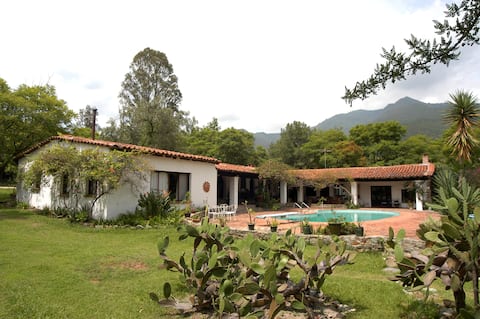 OAXACA COUNTRY LODGE -POOL -WIFI - PETS - ECO PARK