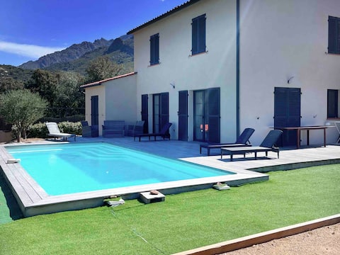 Beautiful Amanduli villa with pool