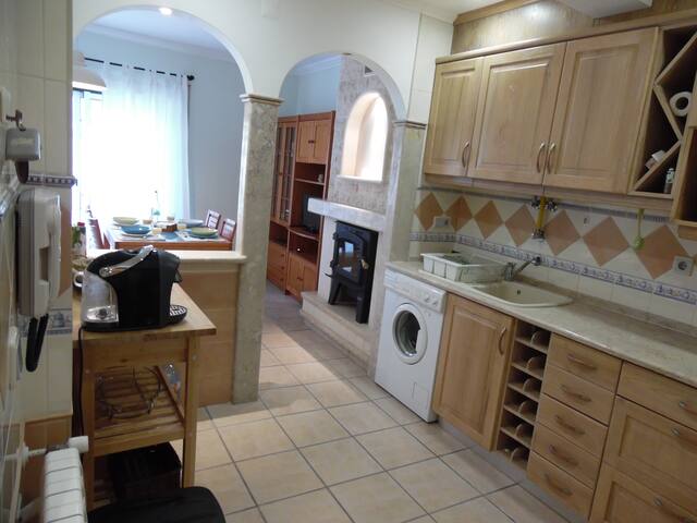 Silveira, portugal – airbnb Hart peinture cuisine