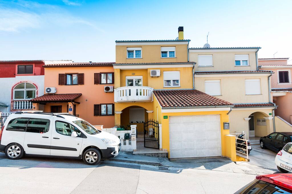 Ulaz i balkon 2