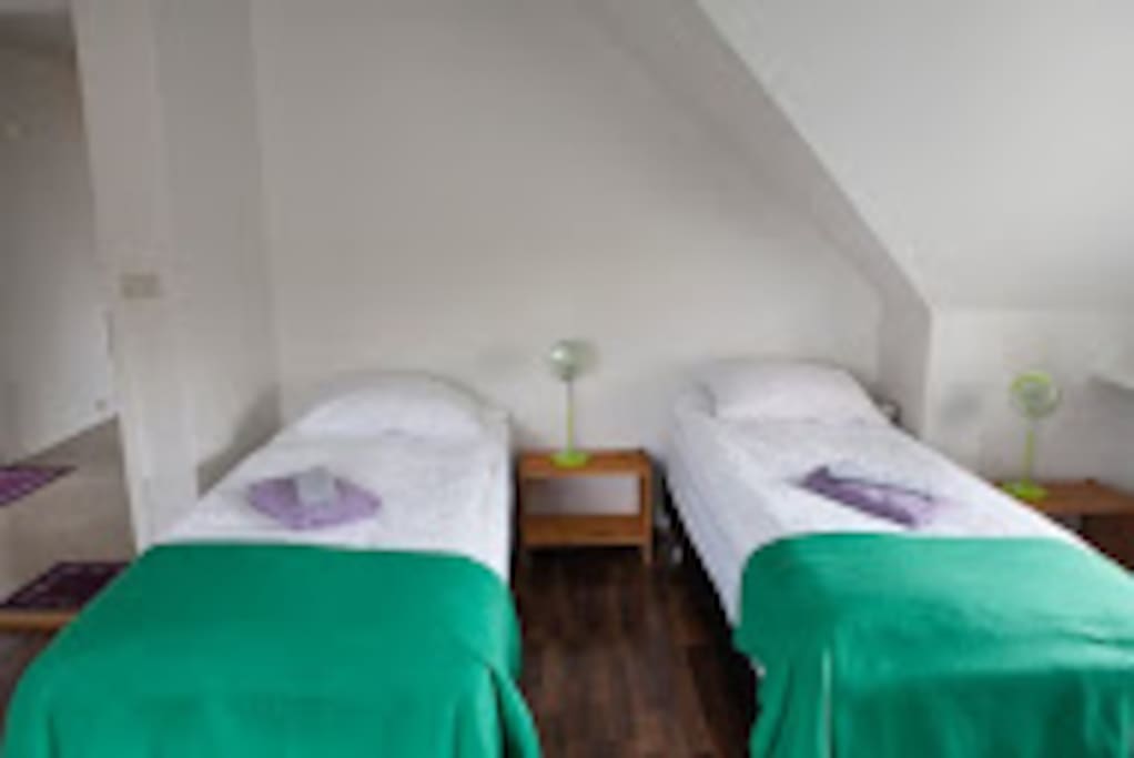 Double Room (Green)