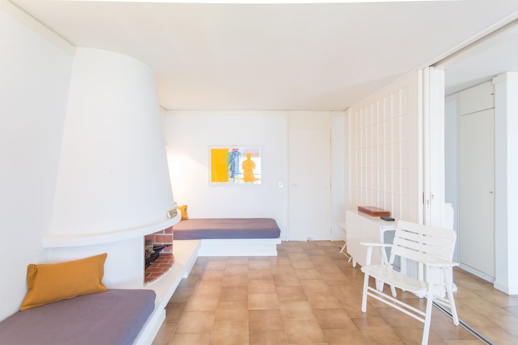 Bedroom 1 with 2 single beds.