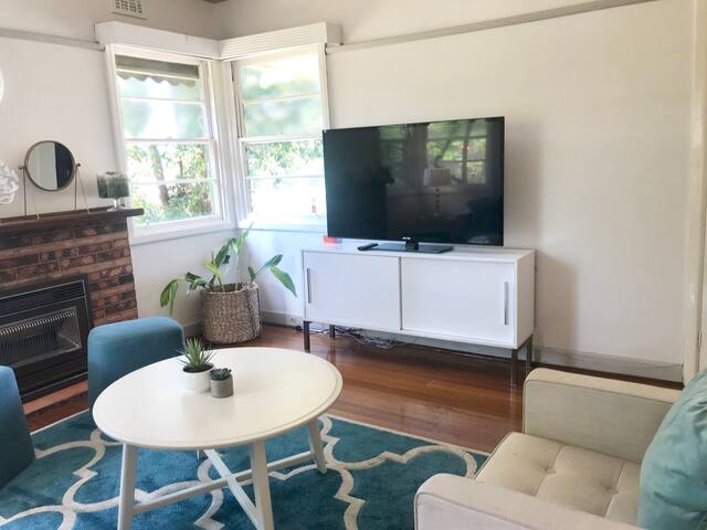 D129 West Footscray Lodge 6bdrs, 25ppl gallery image 4