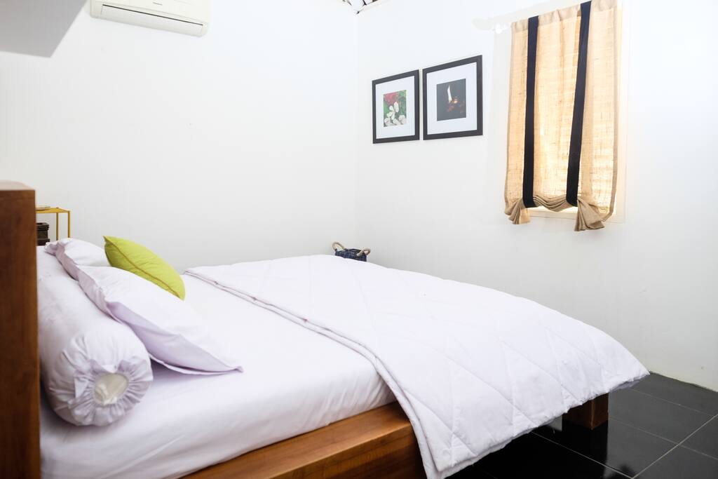 Bed Room #1 (Queen Size Bed)