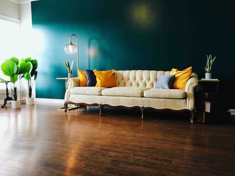 Straight outta Pinterest w/private balcony