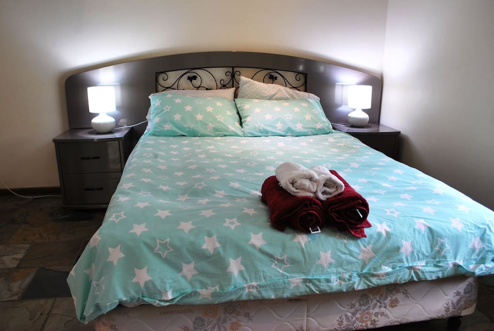 First bedroom with queen size bed