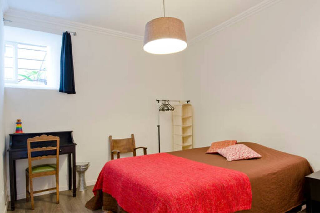 Room (with private bathroom)