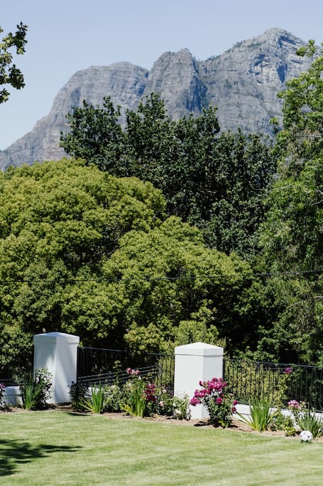 Simonsberg - A Silent Sentinel to the Homestead Garden