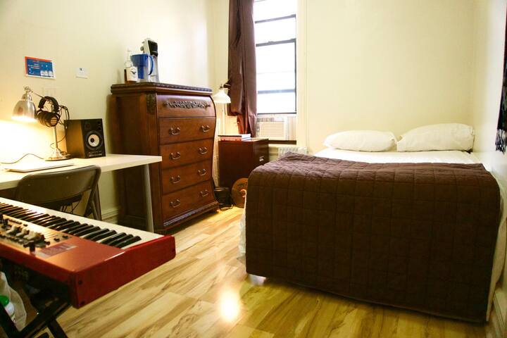 Big private room in Manhattan