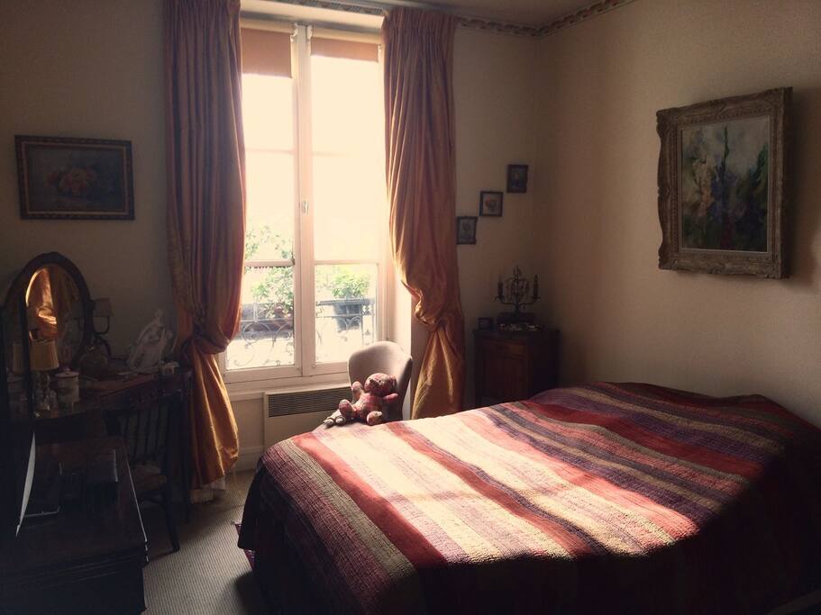 Chambre sur cour