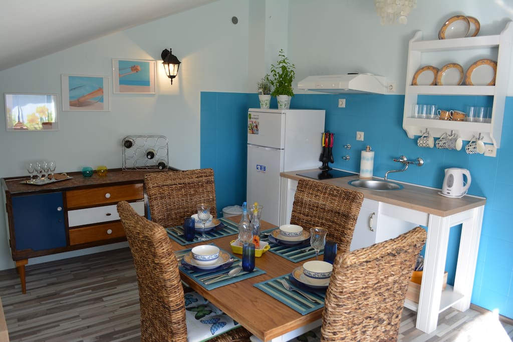 Kitchen & dining room