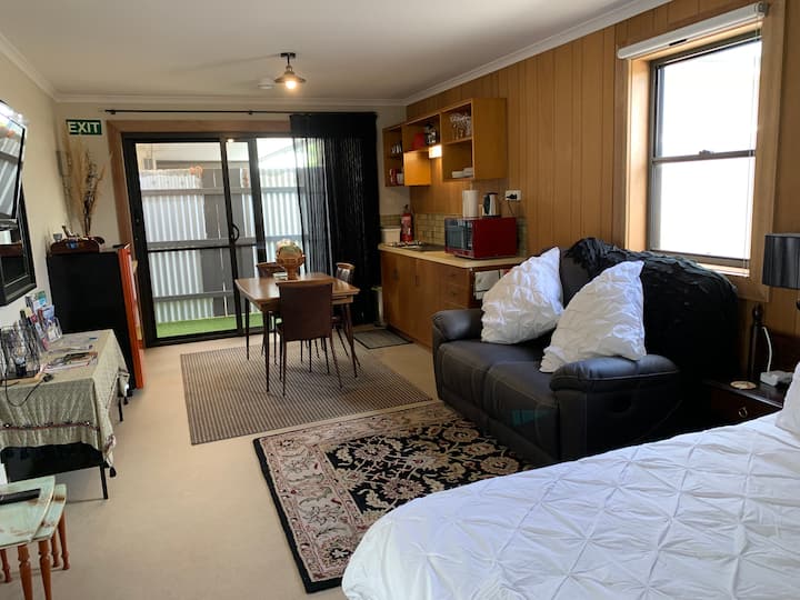 Fantastic Flat by the Bay in btwn SF/Berkeley/Napa — primary photo
