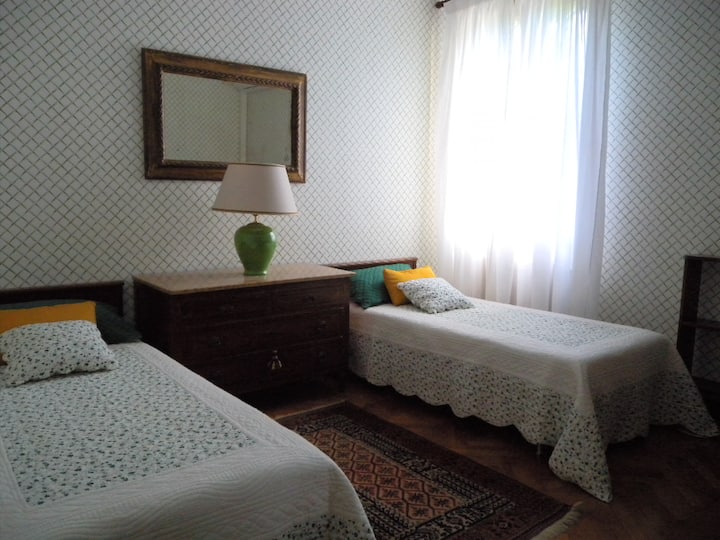 Zweites Doppelzimmer mit Einzelbetten