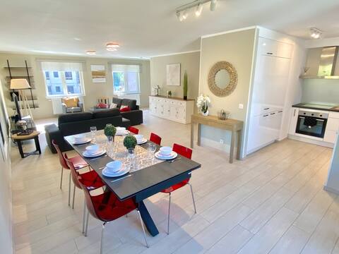 Brussels Gardens, free parking, 4 bedrooms.