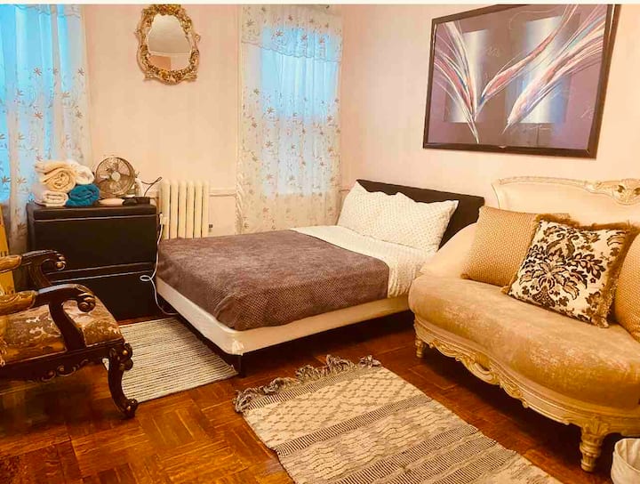 Room Near Stjohn’s Hospital Ny - Long Beach, NY