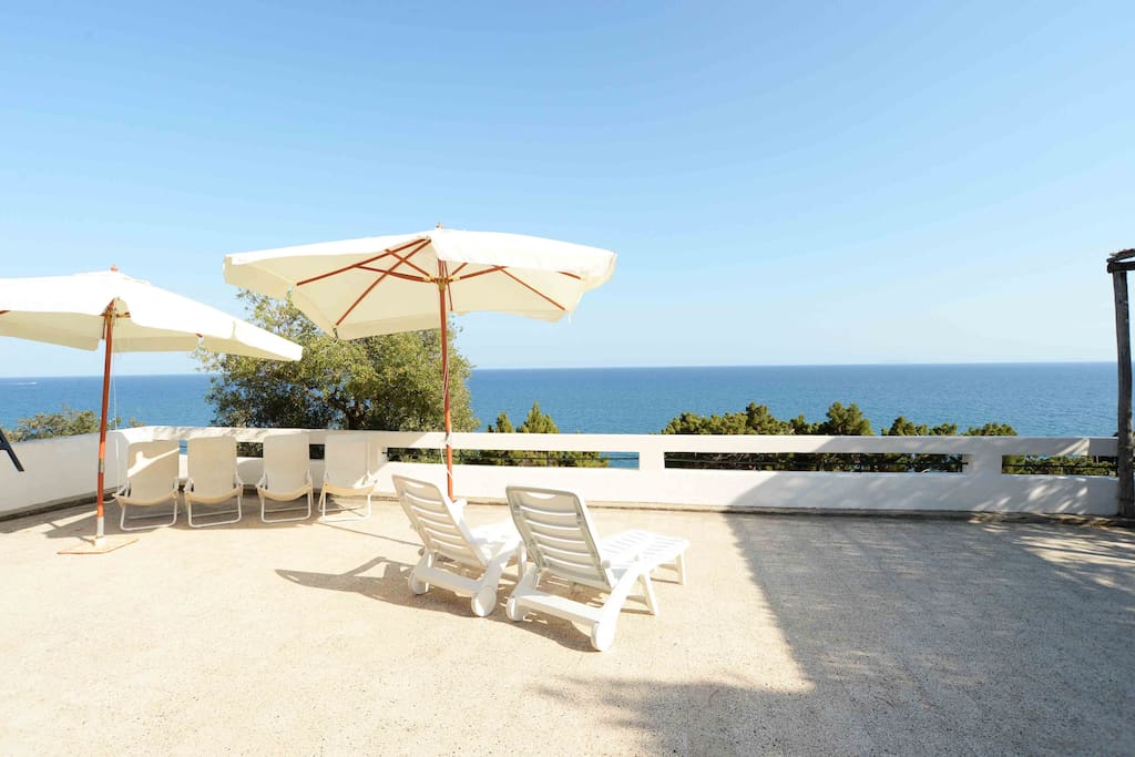 Spectacular terrace with 180° views