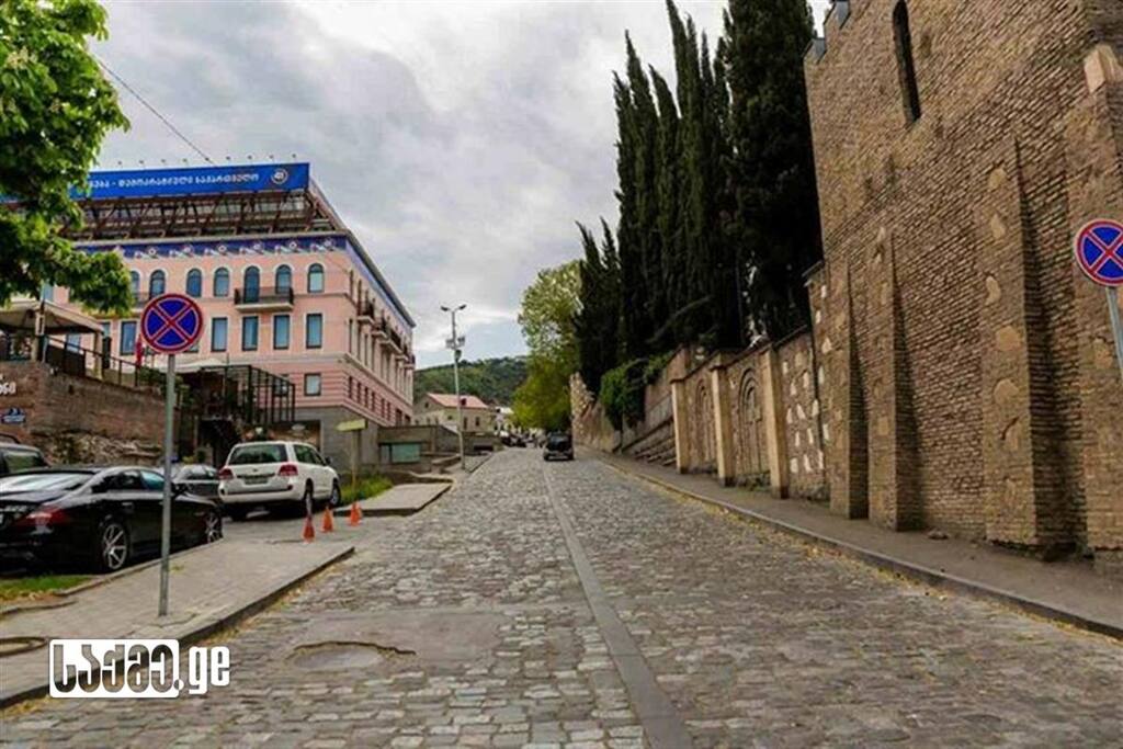 ул. рядом с Казино Shangri La..