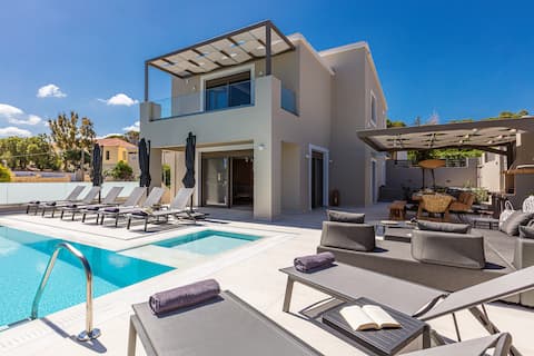 Lagoon Seabreeze Villa, a Sumptuous Retreat