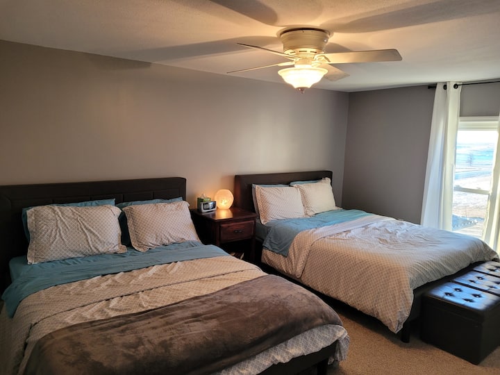 The Ann: Two Queen Beds