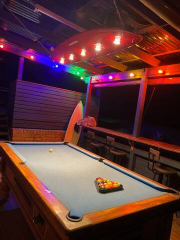 5 O’clock Somewhere 6BR slps 16, has kids retreat! gallery image 5