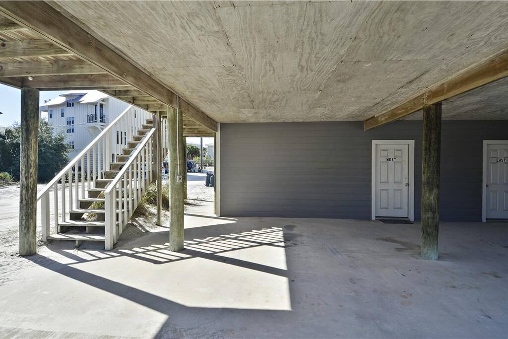 Covered parking & private laundry