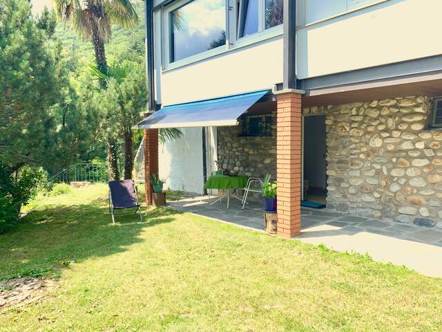 Casa con giardino e vista sul Lago Lugano-Caslano