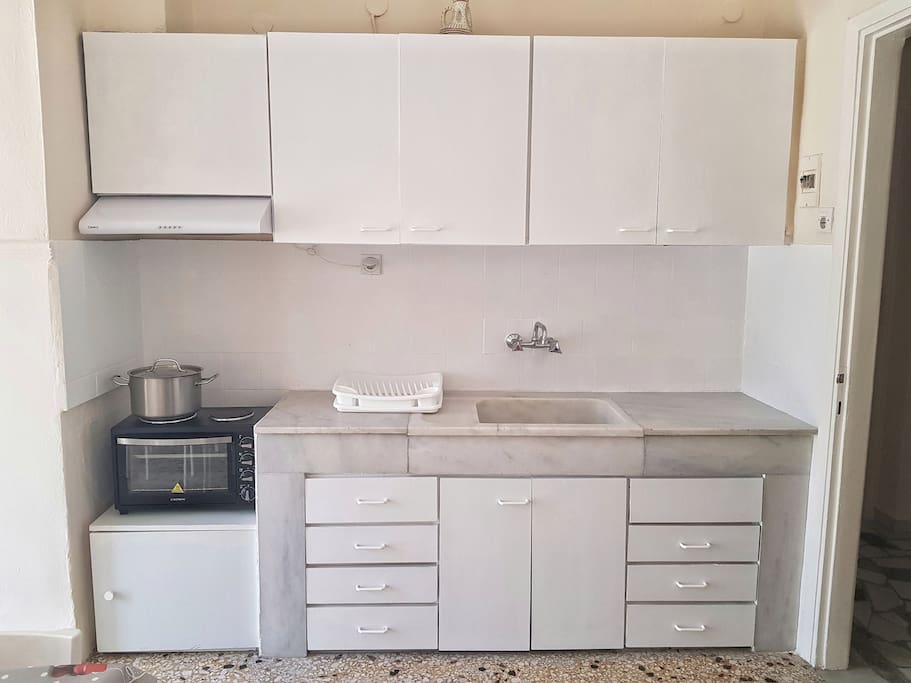 kitchen (marble&wood)