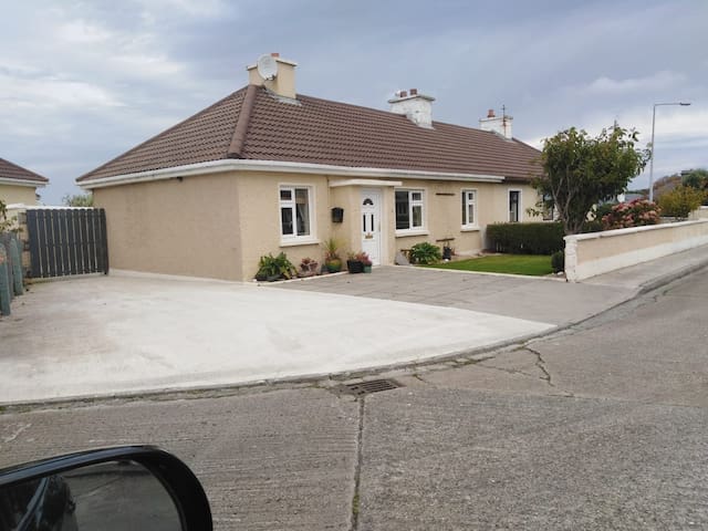 Belmullet town house/cottage, in town centre