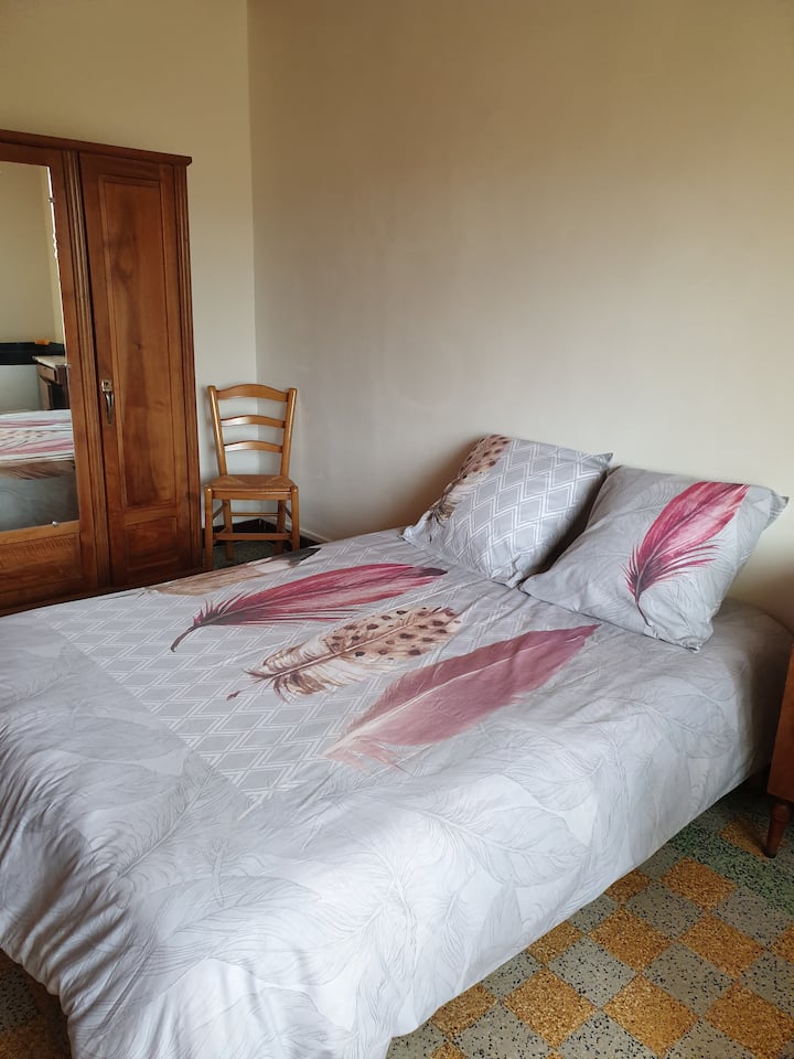 Schlafzimmer 1