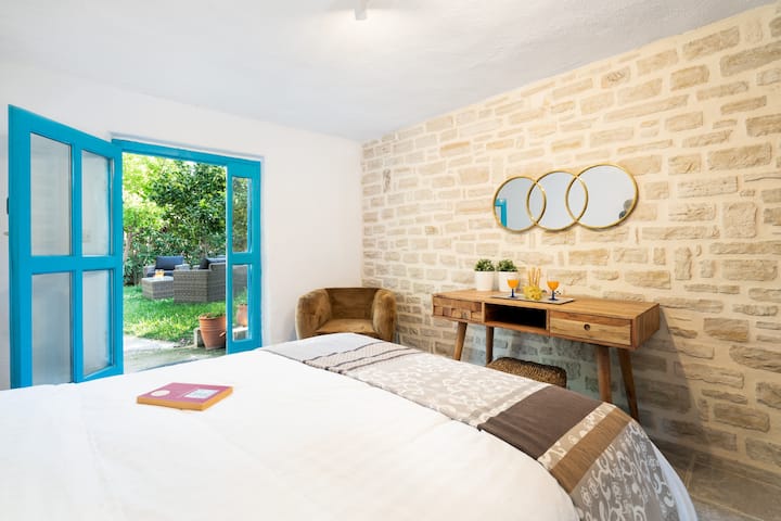 2ο υπνοδωμάτιο με ιδιωτικό μπάνιο σε ανεξάρτητο διαμέρισμα