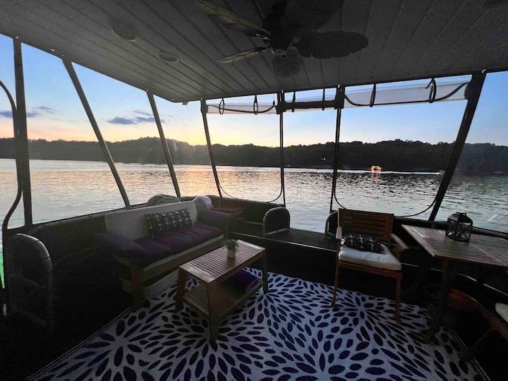 Mt Plattmore Houseboat on Lake Lanier Houseboats for Rent in Oakwood