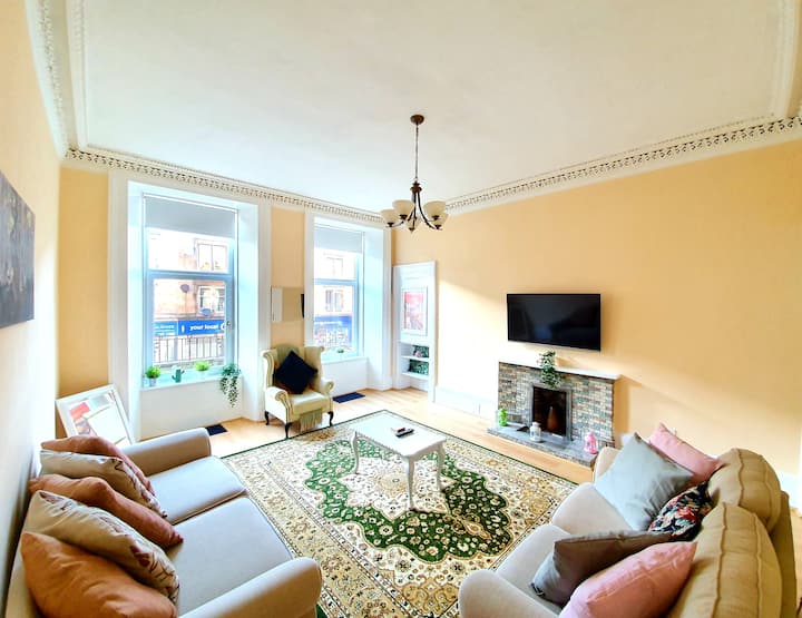 Spacious, High Ceiling Home In Glasgow - Glasgow