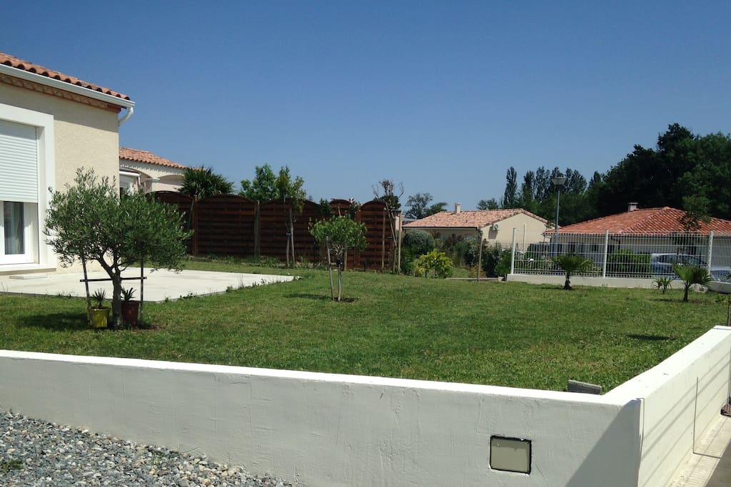 Devant jardin et terrasse de 22 m2