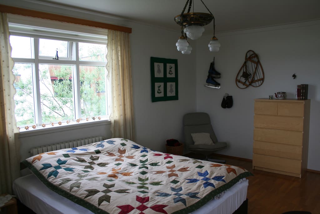 Double room with made up beds