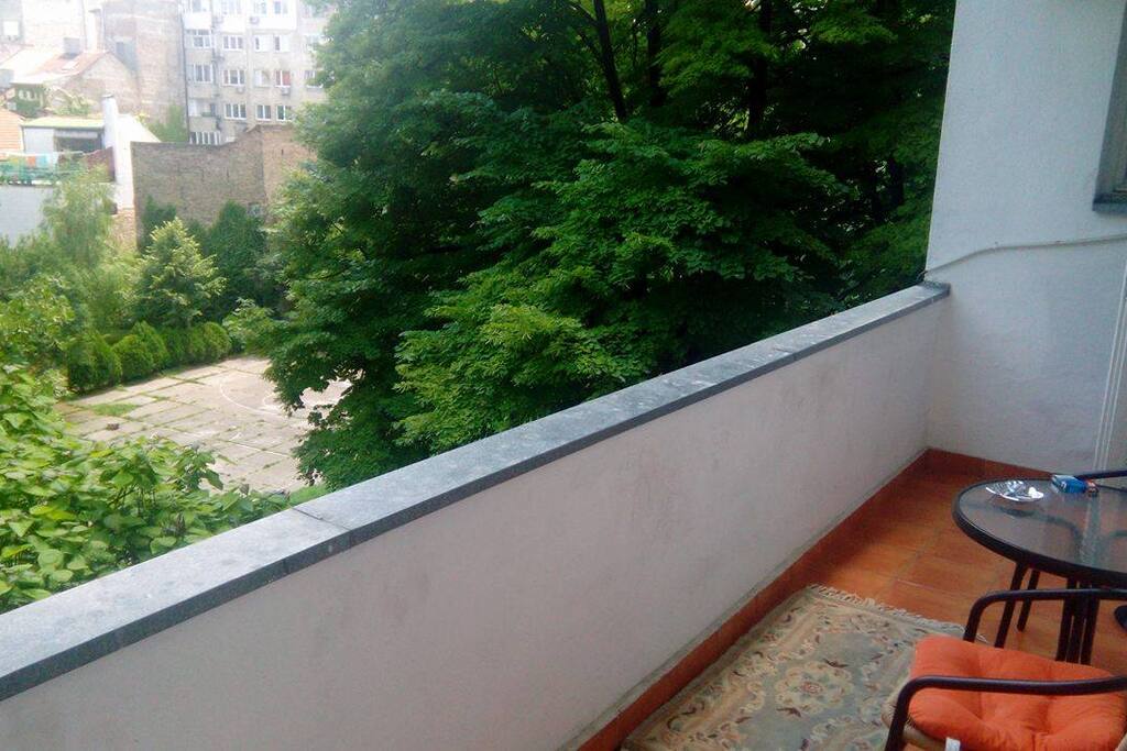 balcony