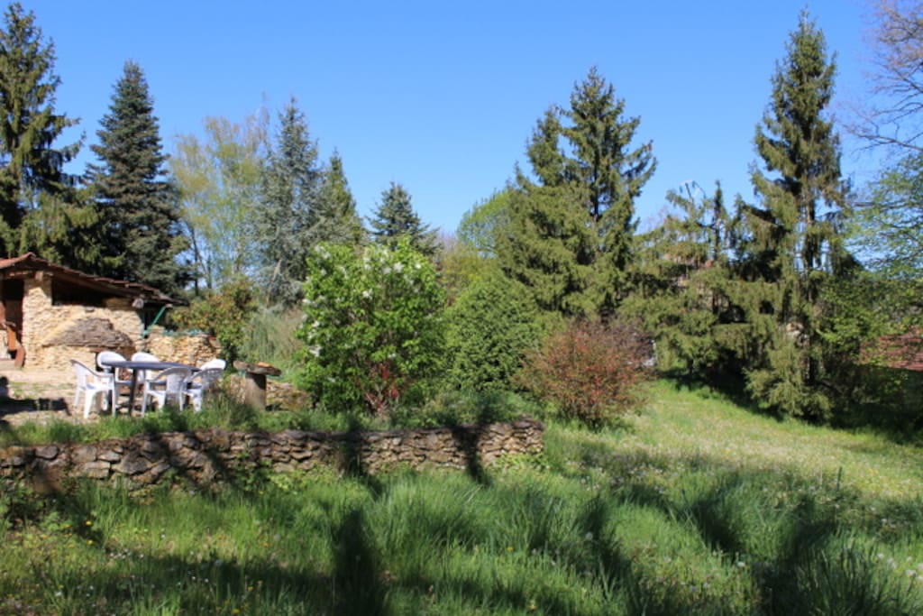 La vue vers les voisins (au fond à droite)