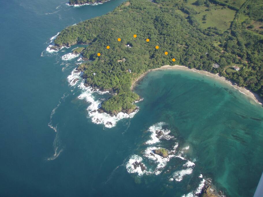 The compound, a private peninsula on the west side of Achotines Bay, consists of 5 separate and private casitas, a sunset pavilion (La Obrita), a Kitchen and Dining area (with shipping container - natural history museum), kitchen garden and laundry area. there is a white sand beach on the bay and a totally private tide pool beach on open ocean side.