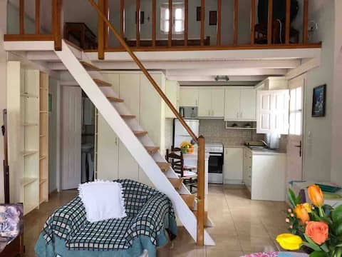 Traditional house 2 minutes from Perissa beach